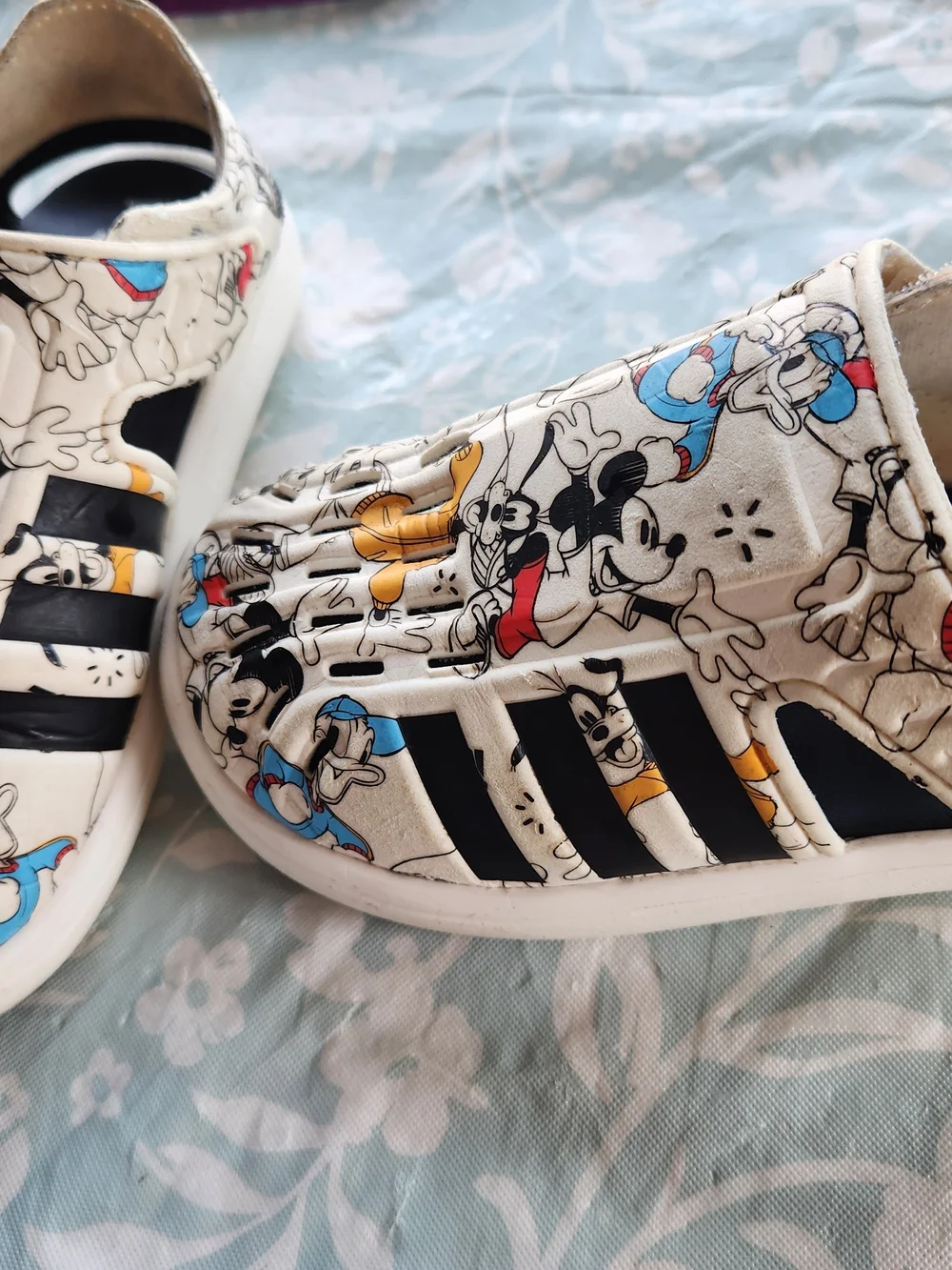 Disney Kids Mickey & Friends White Slip-On Sandals